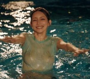 後藤真希（ゴマキ）、乳首ヌードおっぱいがエロ過ぎる！写真集「flos」 売れすぎて日本歴代No.1にｗｗｗ