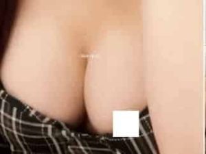 【動画】 アイドルさん、生配信で乳首ポロリに気づかずファンに晒し続けるwww(エ□GIF動画)