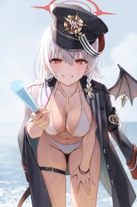 【画像】女の子「はいこれ♡オタクくんの今日のおやつだよ♡」