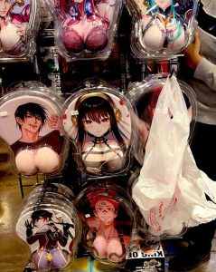 【画像】「おっぱいマウスパッド」とかいうマウスパッドとしてもアダルトグッズとしても実用性ゼロの謎のグッズ