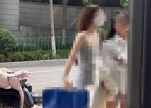 【画像】爆乳港区女子、話題に